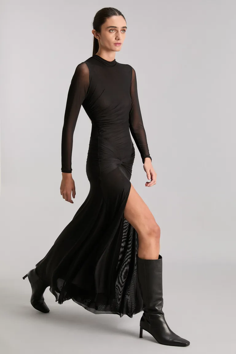 Vestido de Largo Midi con Cuello Alto, Mangas Transparentes y Abertura Frontal de Kosiuko en Vestidos para argentina