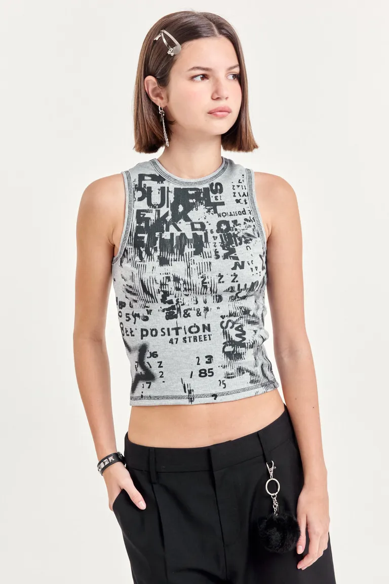 Remera estampada de corte regular para mujer, ideal para crear looks urbanos y casuales de 47 Street en Remeras para argentina