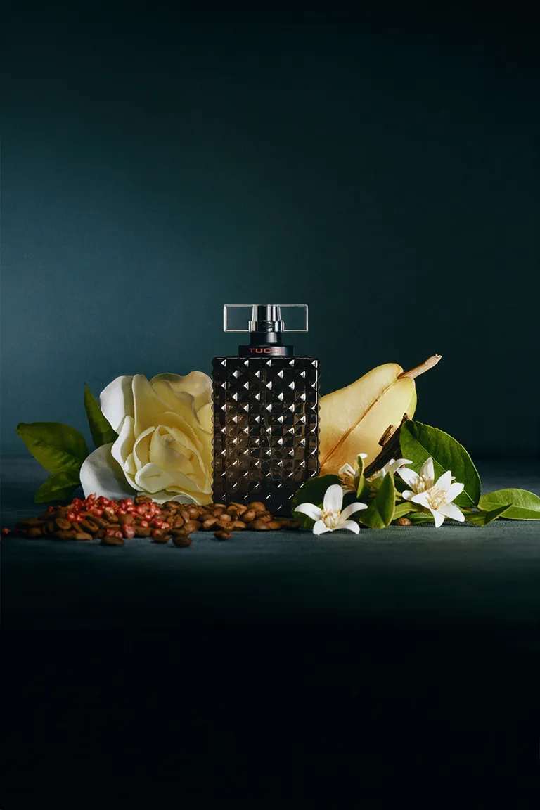 Nero, la fragancia que despierta la pasión y la intensidad de Tucci en Fragancias para argentina