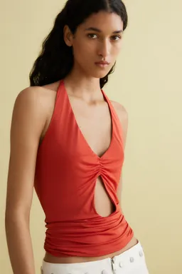 Top halter abertura de Mango en Tops para argentina