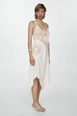 Vestido asimétrico bordados de Mango en Vestidos para argentina