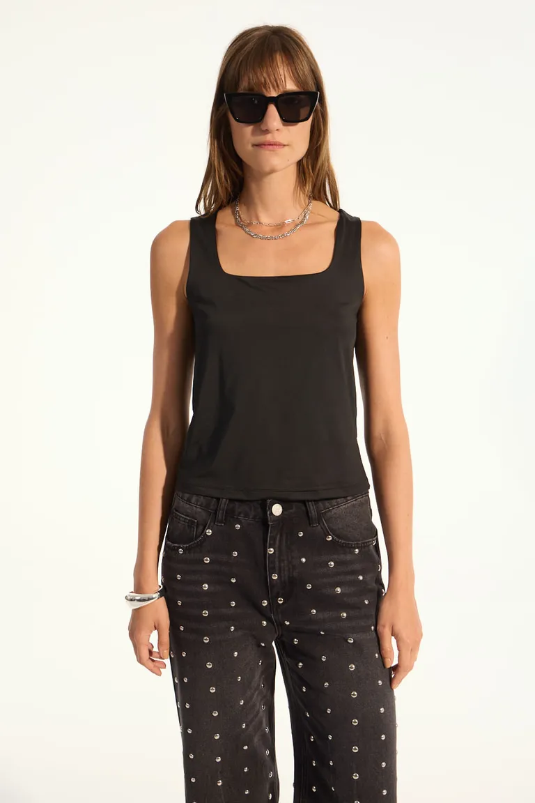 Remera musculosa negra con detalles de diseño de Portsaid en Tops para argentina