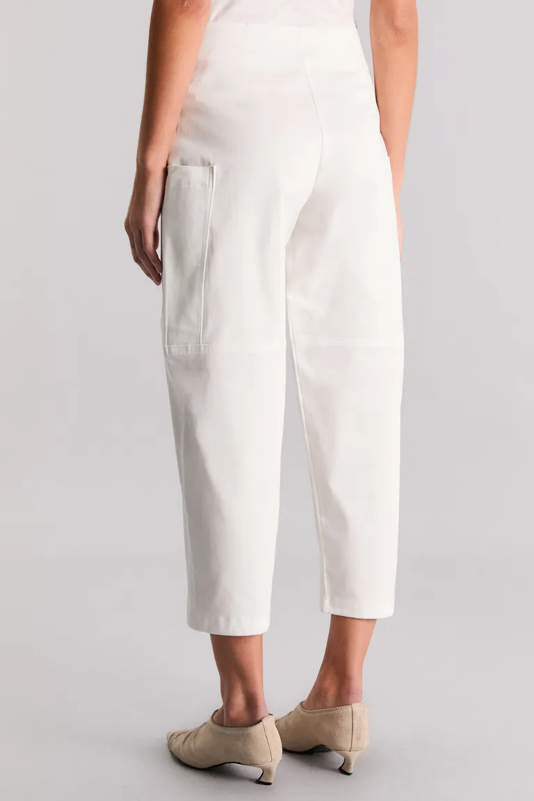 Pantalón de corte regular en gabardina con detalles metálicos de Kosiuko en Pantalones para argentina