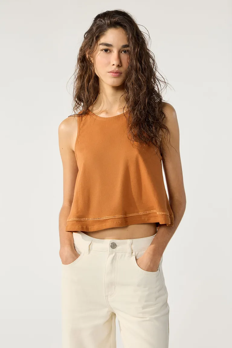Musculosa escote redondo en color ocre para mujer de Cuesta Blanca en Tops para argentina