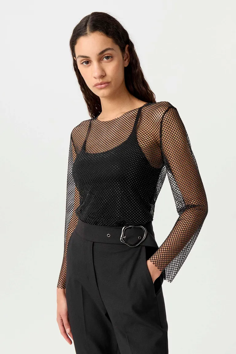 Top de red con strass de corte ajustado y mangas largas de Markova en Tops para argentina