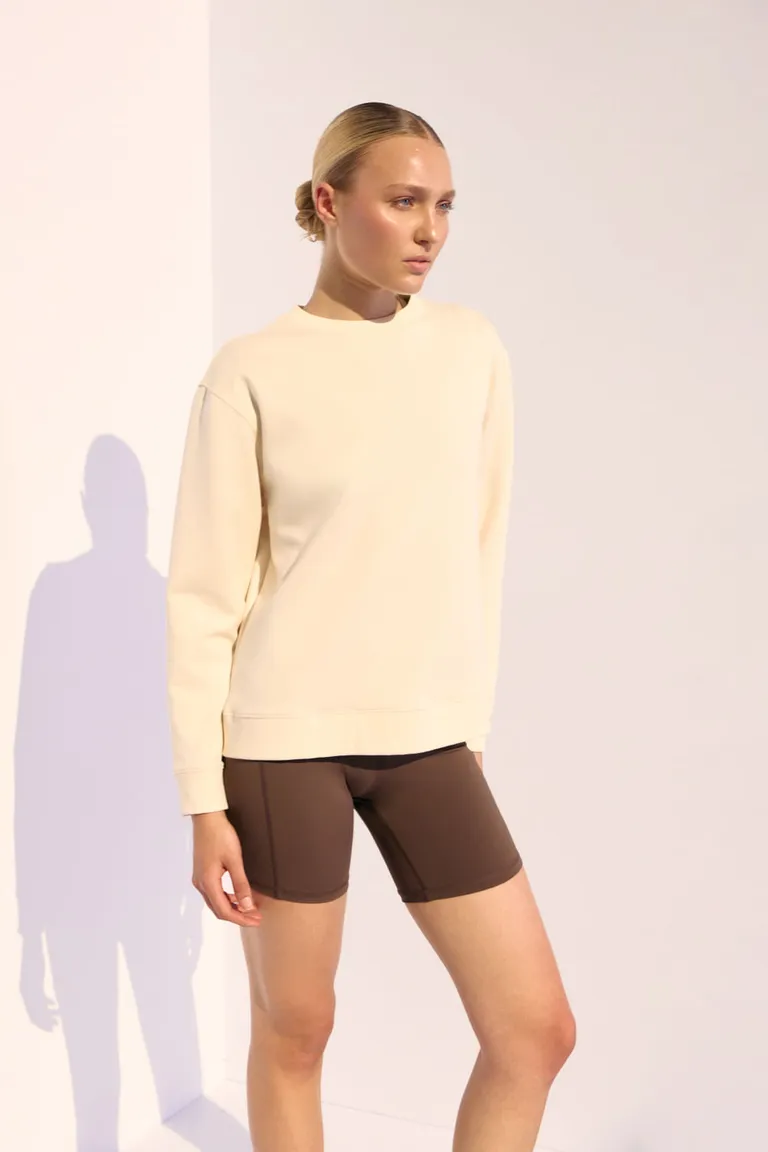 Buzo básico cuello a la base en tono neutro y suave para mujer de Portsaid en Buzos y Sweaters para argentina