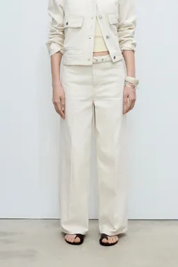 Jeans wideleg con cinturón de Mango en Pantalones para argentina