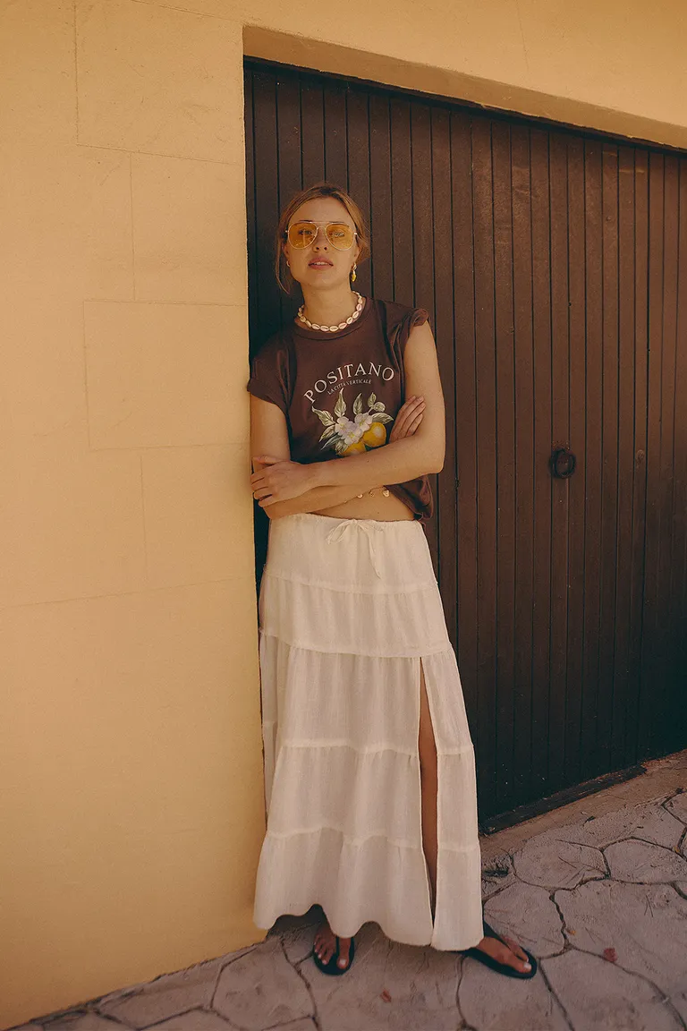 Falda midi renata de viscosa crepe con recortes en capas y cintura elastizada de Sweet en Faldas para argentina