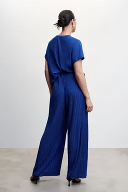 Pantalón wideleg plisado de Mango en Pantalones para argentina