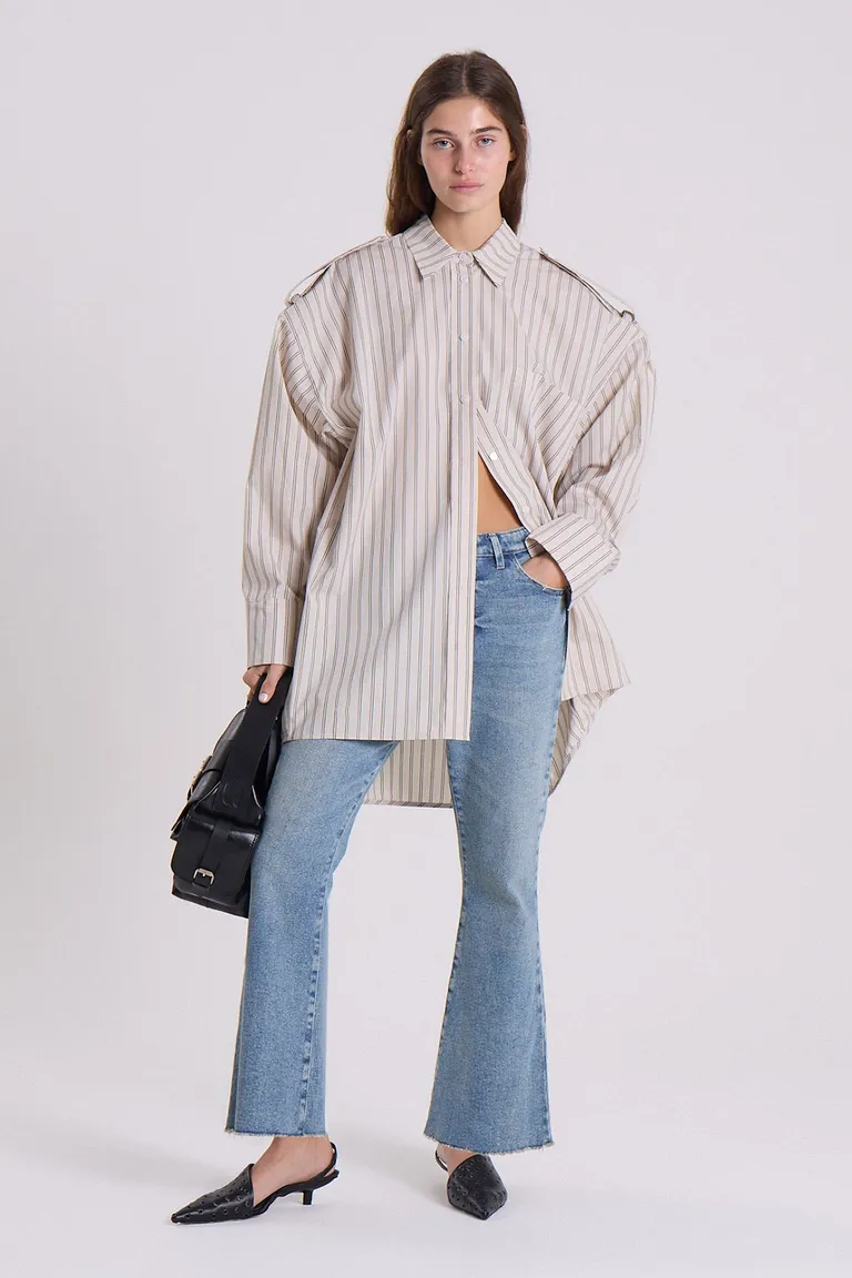 Camisa oversize de diseño rayado, perfecta para combinar con todo de Maria Cher en Camisas para argentina