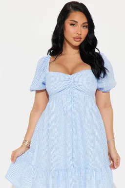 Mini vestido babydoll cuadros brenda de Fashion Nova en Vestidos para argentina