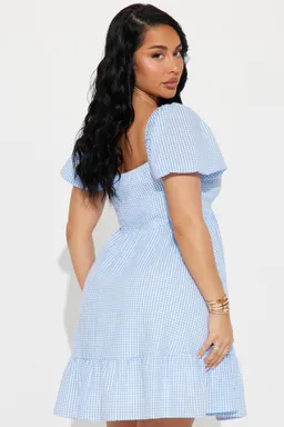 Mini vestido babydoll cuadros brenda de Fashion Nova en Vestidos para argentina