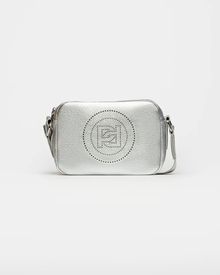 Bandolera de diseño urbano en acabado efecto cuero graneado con detalles perforados de Prüne en Bolsos y Carteras para argentina