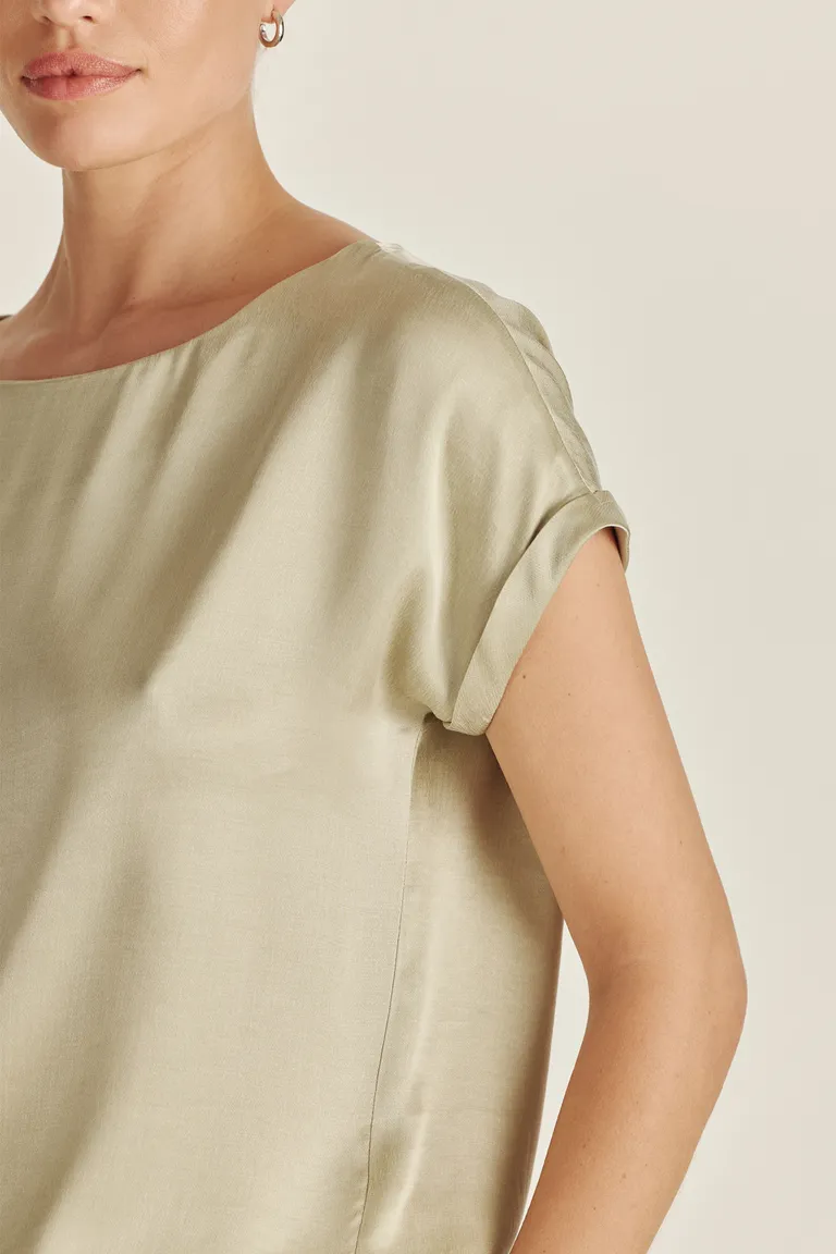 Top de diseño simple y elegante para lucir un estilo casual y relajado de Tucci en Tops para argentina