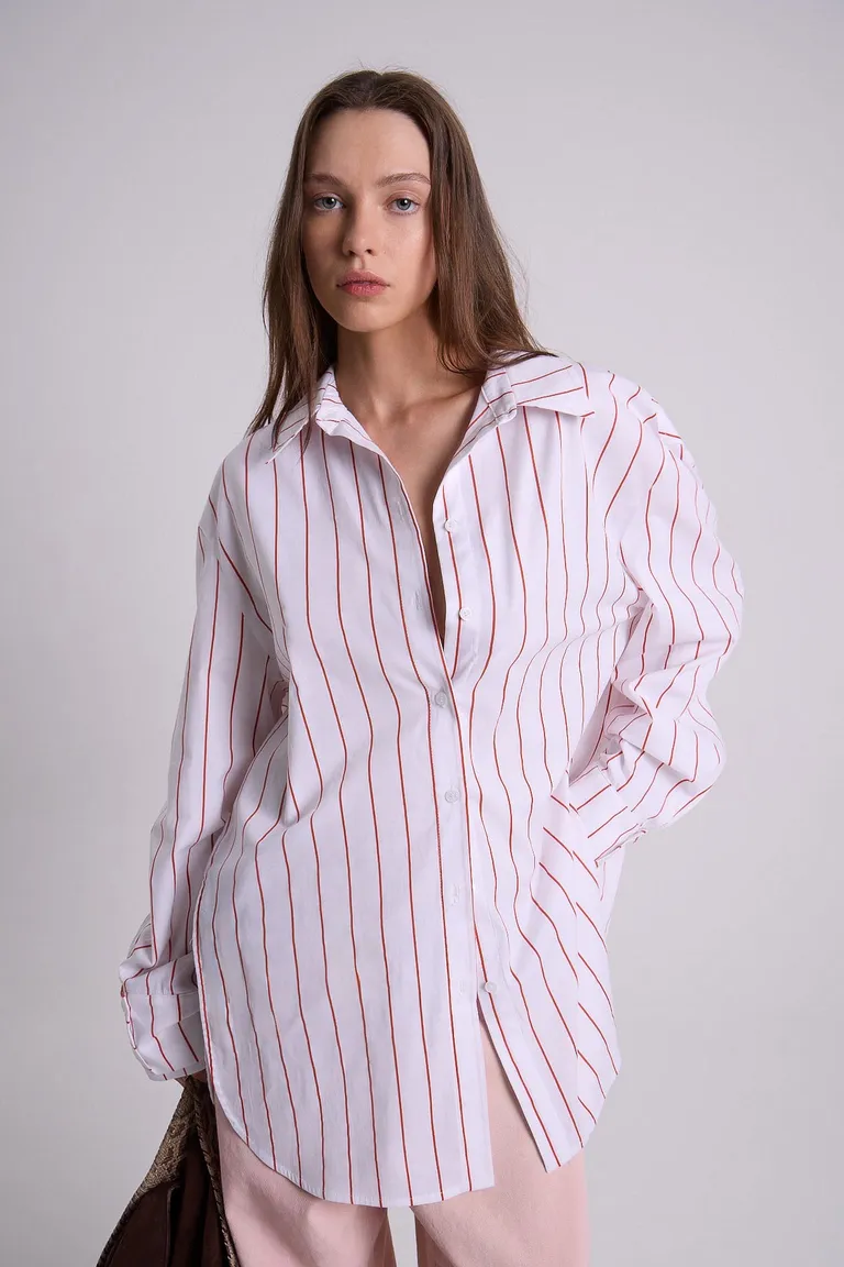 Camisa de poplin rosa con rayas verticales y bordado de Maria Cher en Camisas para argentina