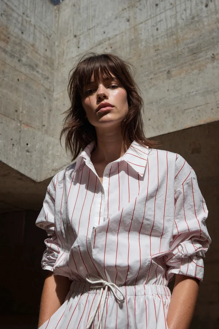 Camisa de poplin rosa con rayas verticales y bordado de Maria Cher en Camisas para argentina