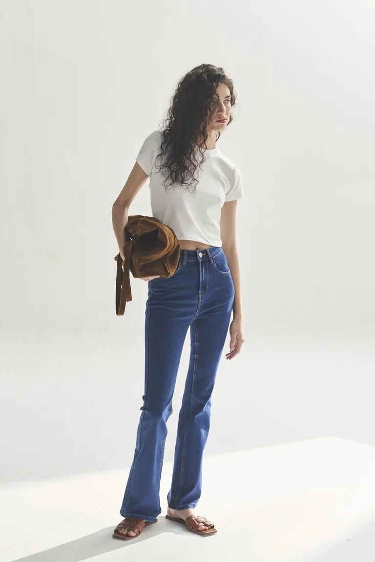 Pantalones vaqueros azules de corte clásico para mujer de Akiabara en Pantalones para argentina