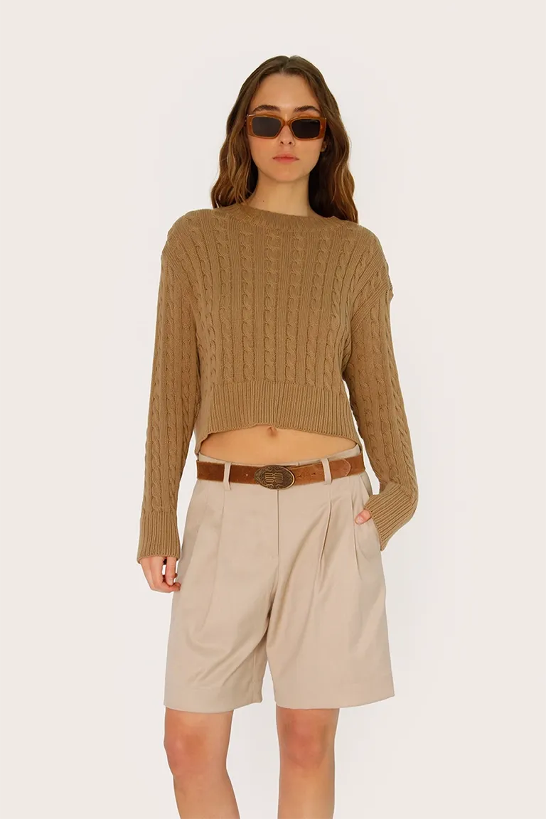 Bermudas sastrera beige con pinzas y largo modular para mujer de Sofia Sarkany en Pantalones para argentina
