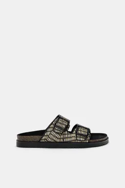 Sandalias hebilla estampadas de Pull&Bear en Sandalias y Ojotas para argentina