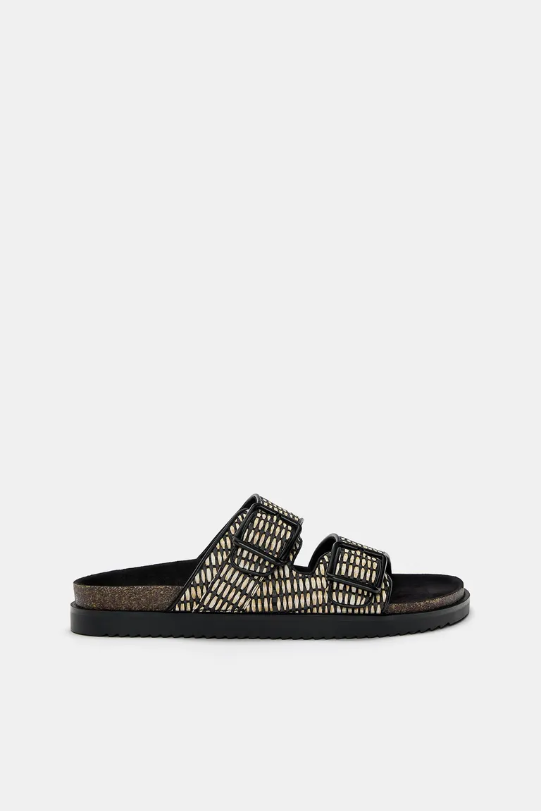 Sandalias hebilla estampadas de Pull&Bear en Sandalias y Ojotas para argentina