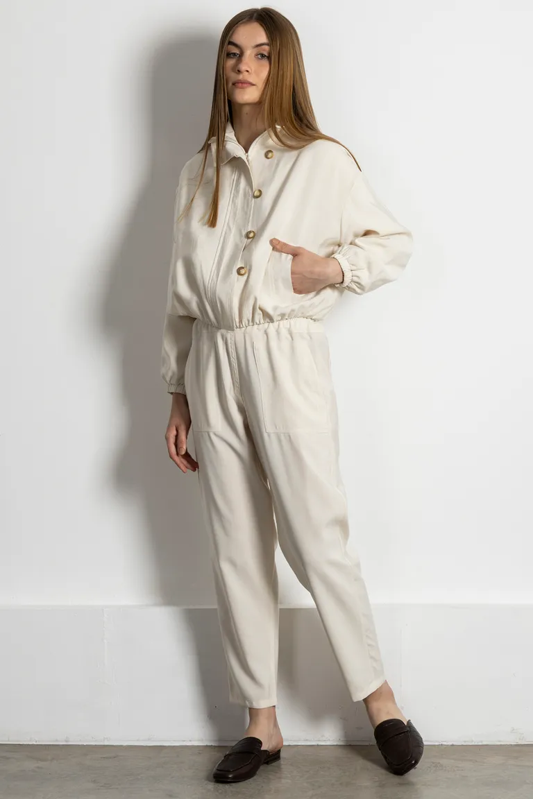 Pantalón recto y versátil de cupro en color blanco de Kill en Pantalones para argentina
