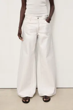 Jeans wideleg metalizado de Mango en Pantalones para argentina