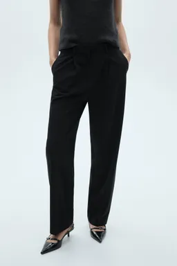 Pantalón recto con pinzas de Mango en Pantalones para argentina