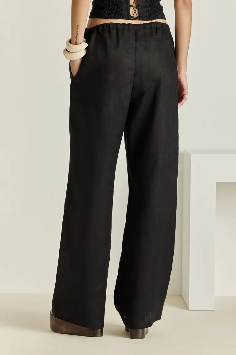 Pantalón amplio y cómodo para el verano, con ajuste en la cintura de Tucci en Pantalones para argentina