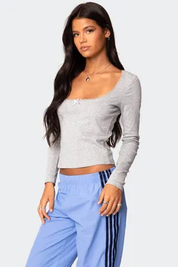 Remera mora ribbed con encaje de Edikted en Remeras para argentina