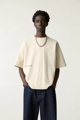 Remera berlin leistung de Pull&Bear en Remeras y Polos para argentina