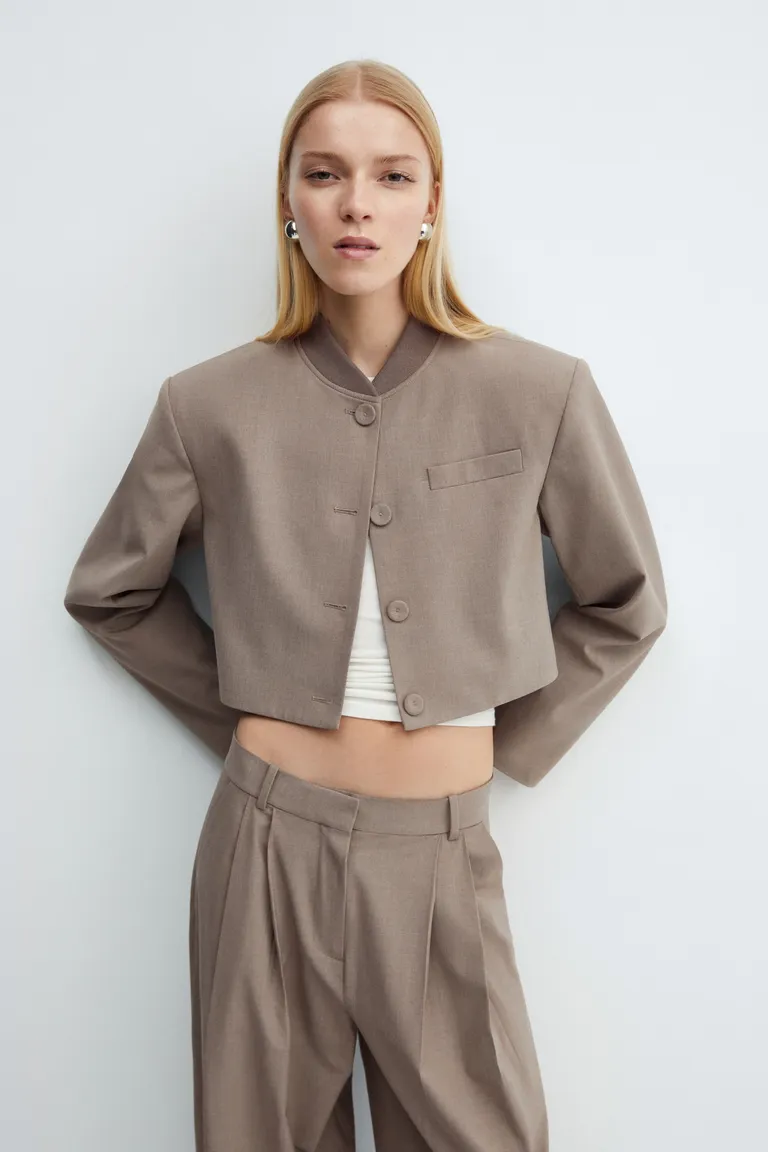 Chaqueta crop con botones de Mango en Chaquetas para argentina