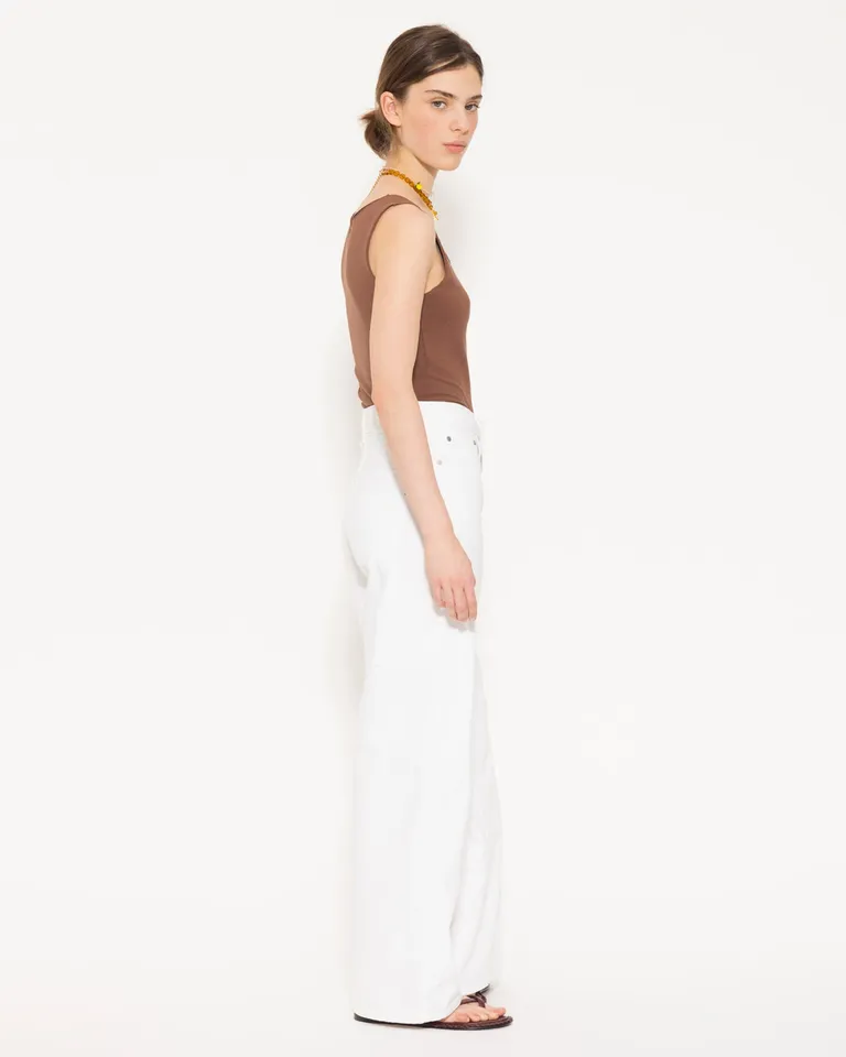 Pantalón ancho de gabardina con detalles de cortes y remaches en estilo carpintero de Jazmin Chebar en Pantalones para argentina