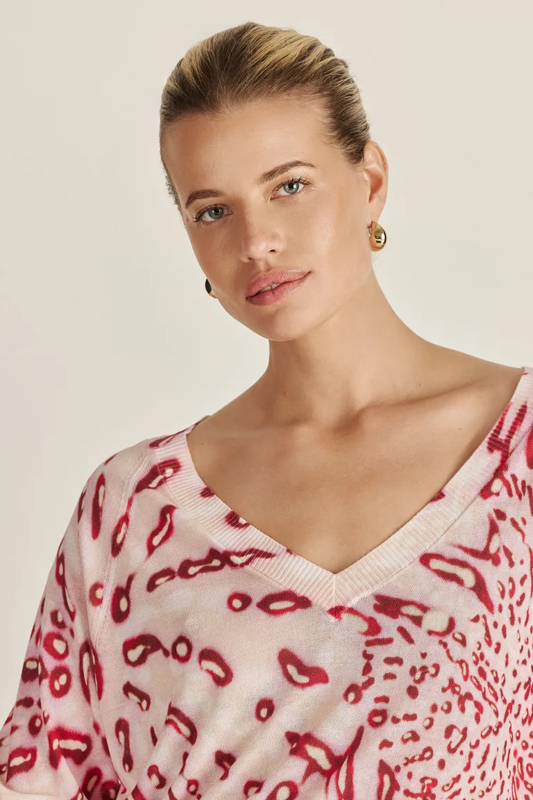 Exclusivo sweater estampado de viscosa con escote pronunciado para un look sofisticado de Tucci en Buzos y Sweaters para argentina