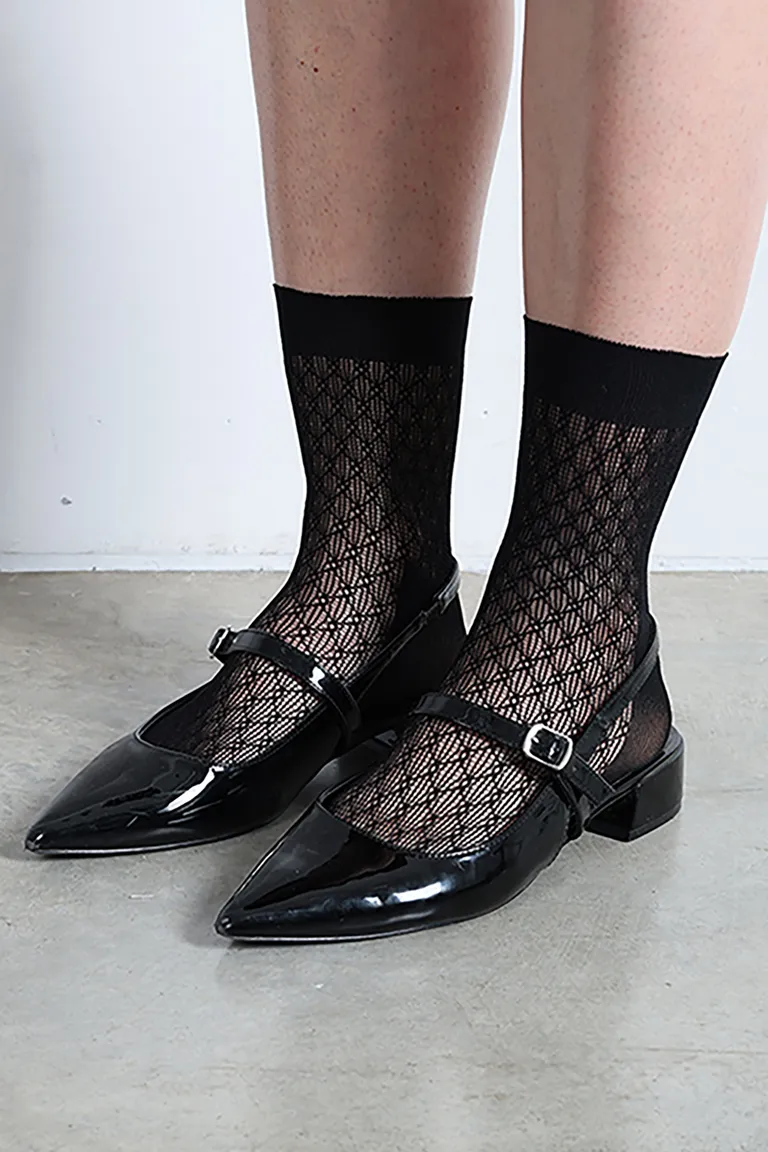 Calcetines negros de mujer con diseño de red elegante y sofisticado de Kill en Ropa Interior y Medias para argentina