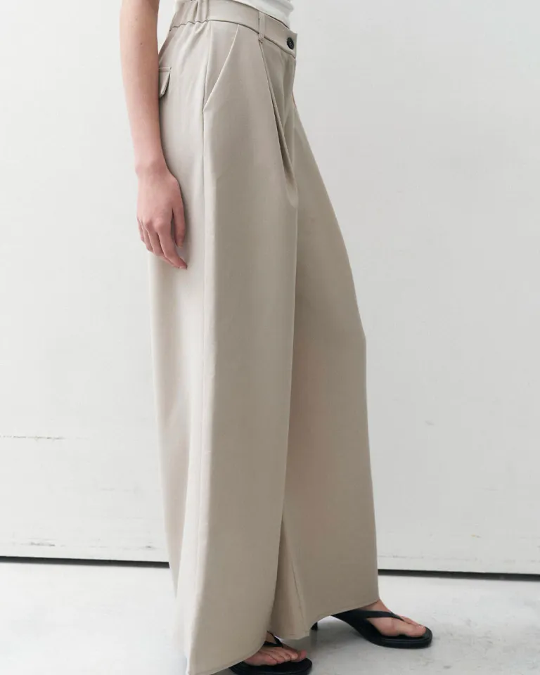 Pantalón ancho de tela sastrera con bolsillos y pinzas en la espalda de Sky en Pantalones para argentina