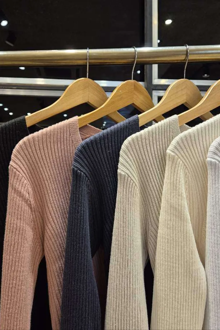 Sweater Escote V de Hesed en Buzos y Sweaters para argentina