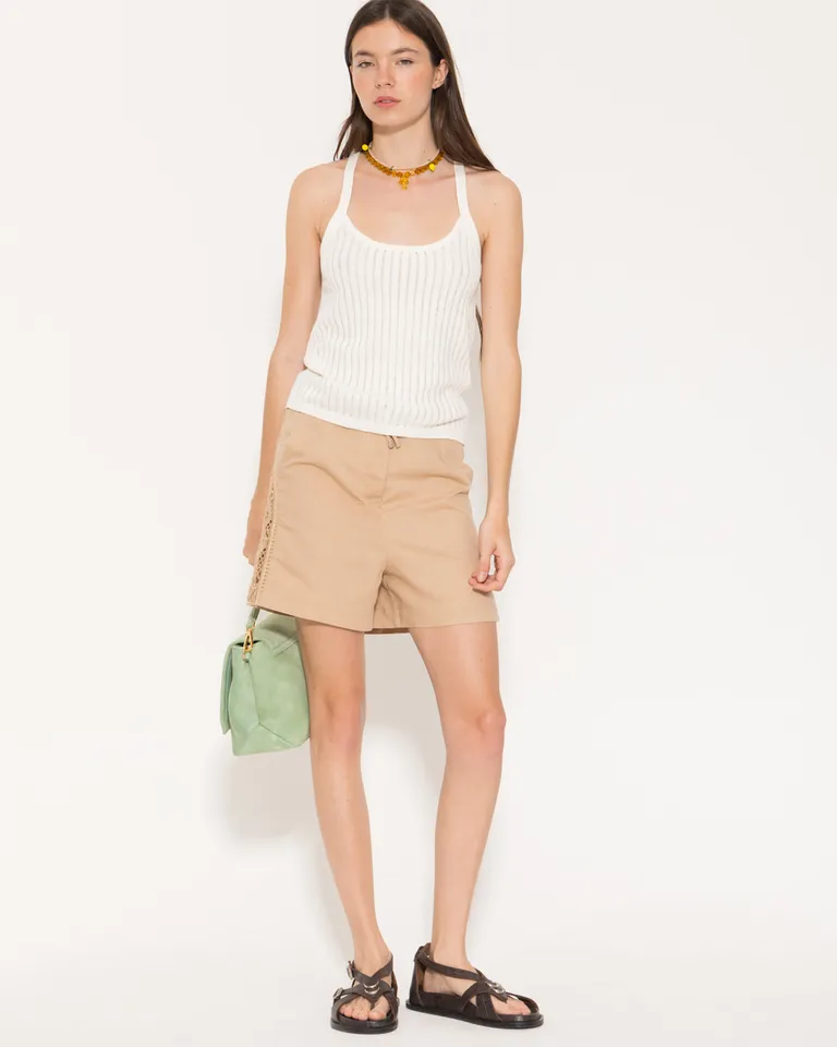 Top blanco de punto con escote redondo y espalda cruzada de Jazmin Chebar en Tops para argentina