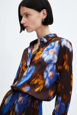 Camisa satinada estampada de Mango en Camisas para argentina