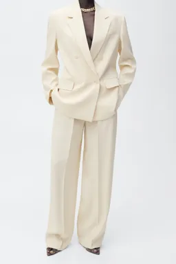 Pantalón traje wideleg pinzas de Mango en Pantalones para argentina