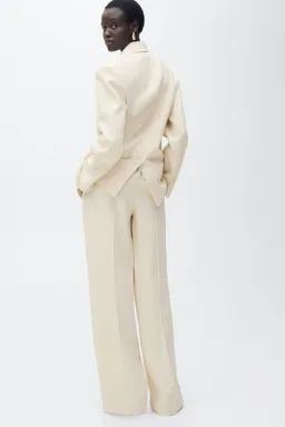 Pantalón traje wideleg pinzas de Mango en Pantalones para argentina