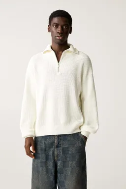 Sweater cuello cremallera de Pull&Bear en Buzos y Sweaters para argentina