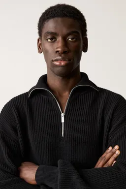 Sweater cuello cremallera de Pull&Bear en Buzos y Sweaters para argentina
