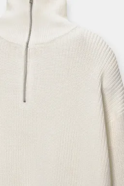 Sweater cuello cremallera de Pull&Bear en Buzos y Sweaters para argentina