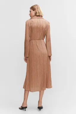 Vestido camisero satinado de Mango en Vestidos para argentina