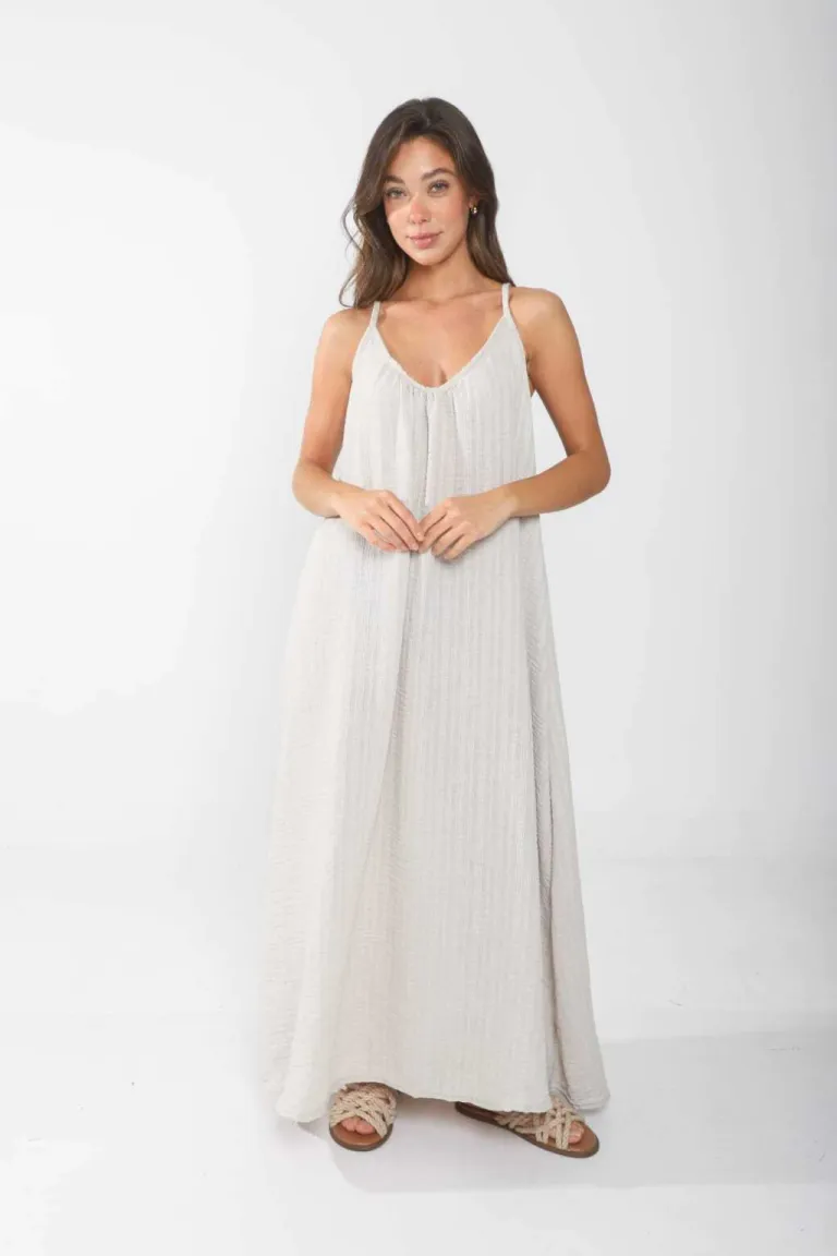 Vestido lino negro con escote profundo y breteles regulables de Belle en Vestidos para argentina