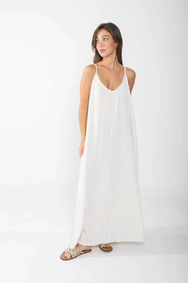 Vestido lino negro con escote profundo y breteles regulables de Belle en Vestidos para argentina