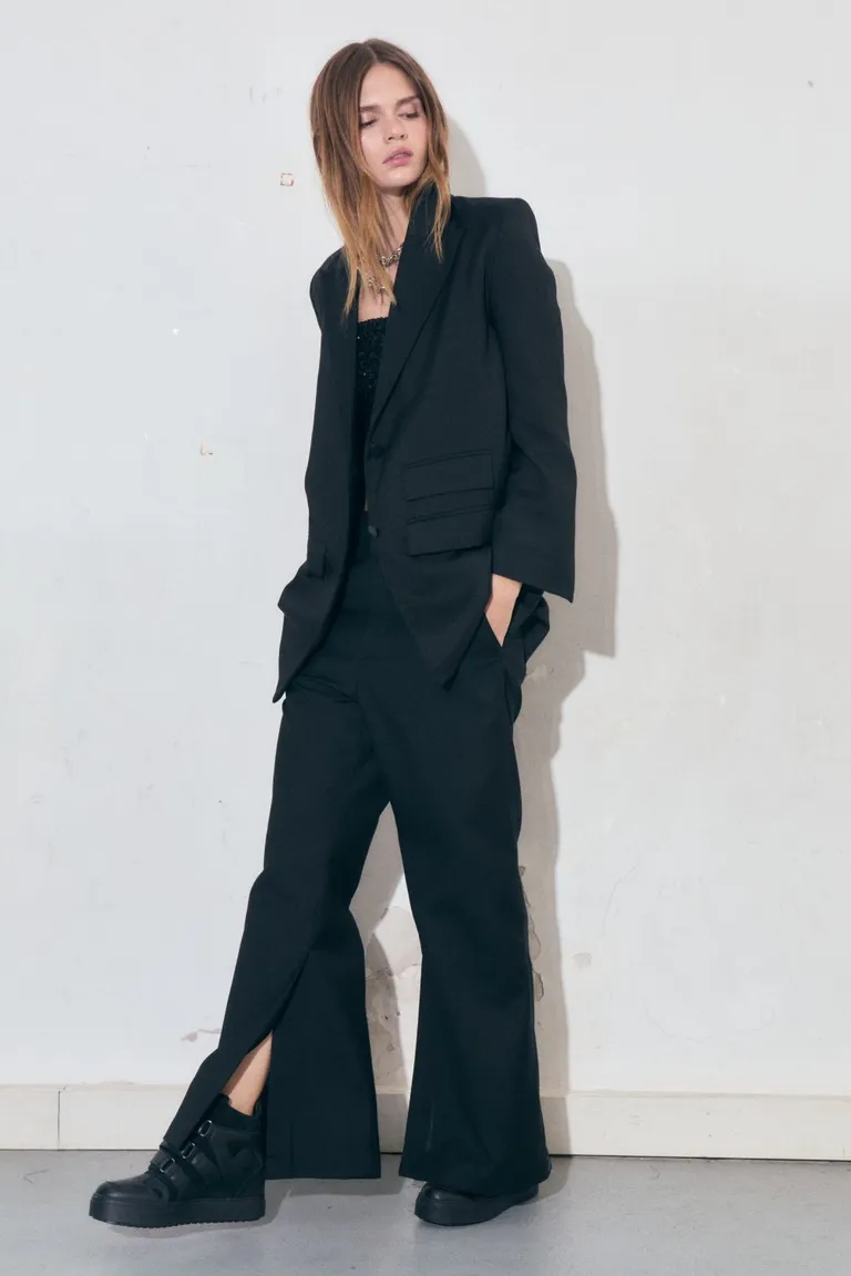 Pantalón de corte recto y diseño elegante para mujer de Allo Martinez en Pantalones para argentina