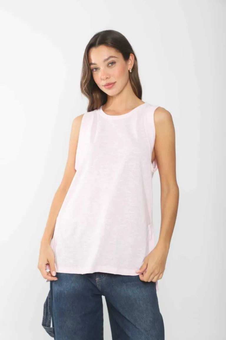 Remera Oversize Blanca Corte Recto con Detalles Laterales de Belle en Remeras para argentina