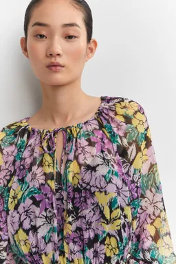 Vestido floral con textura de Mango en Vestidos para argentina