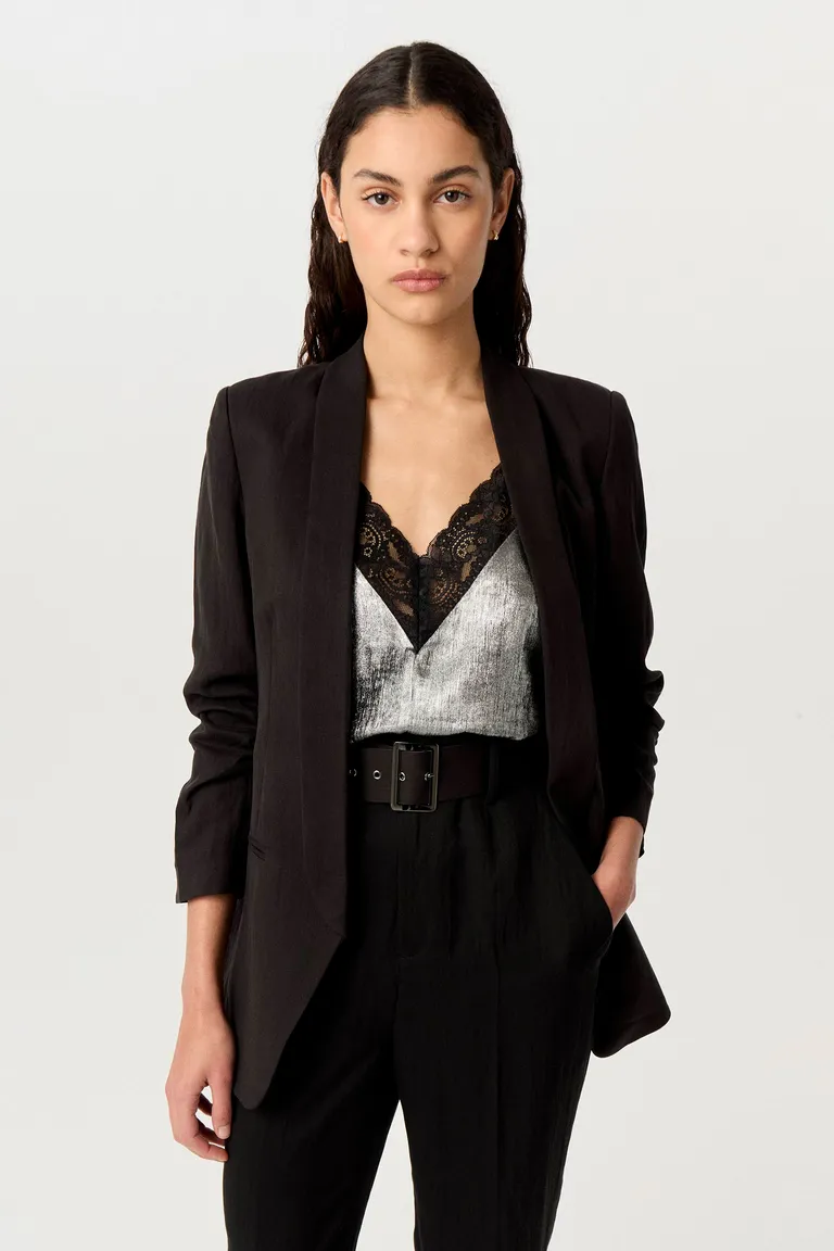 Blazer largo de tencel wash con solapa smoking y mangas 3/4 fruncidas de Markova en Blazers para argentina